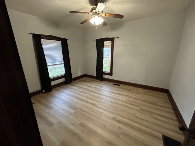 Photo - 406 S College Ave