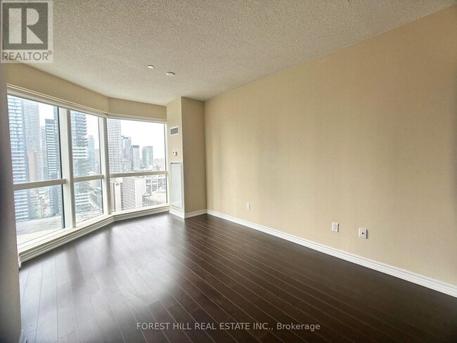Photo - 386 Yonge St Unit 3416