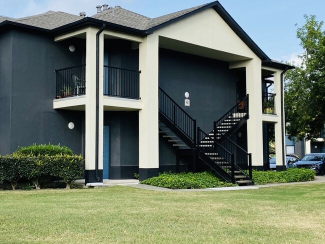 South Pointe Apartments - South Pointe Apartments