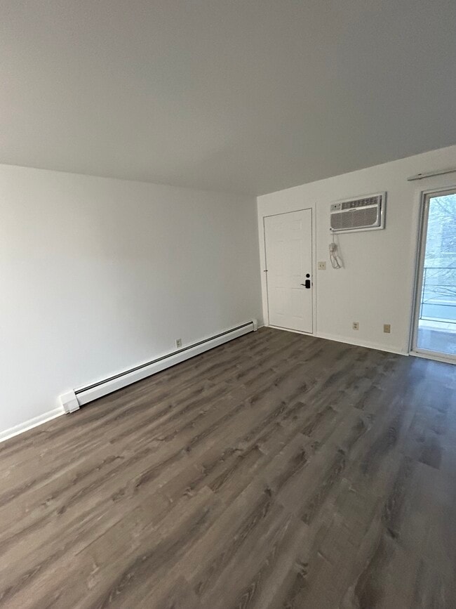 Photo - 1002 Main St Unit 1