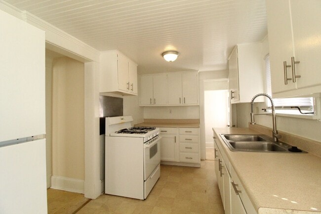 Photo - 2 Bedroom 1 Bath Home In Westport