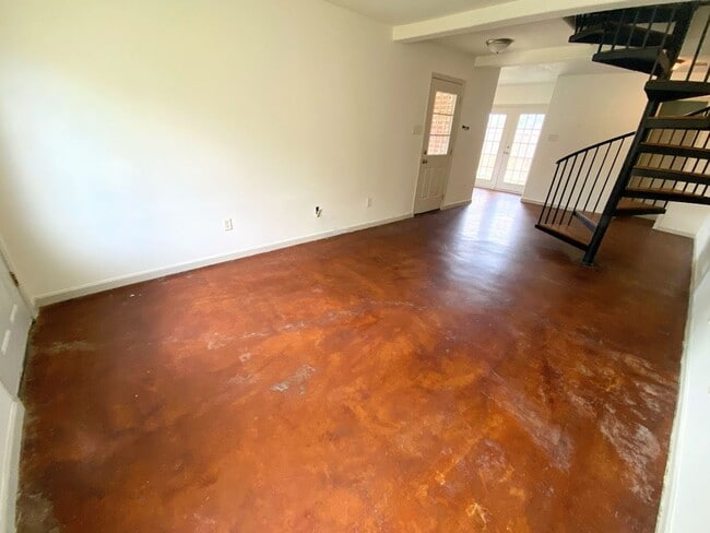 Photo - 2-Bed, 2.5-Bath Townhouse Near McNeese State University!! Unit 325 East Sale Road