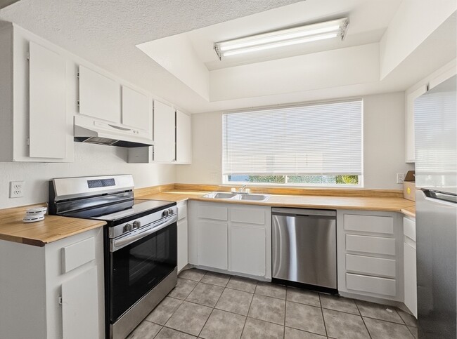 Photo - 10820 N 16th Ave Unidad 4