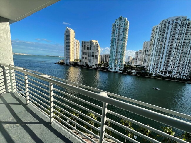 Photo - 325 S Biscayne Blvd Unidad 1115 Rental