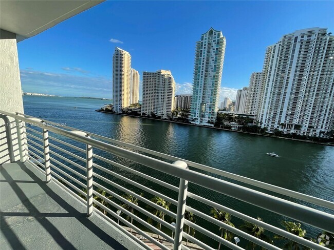 Building Photo - 325 S Biscayne Blvd Unit 1115 Rental