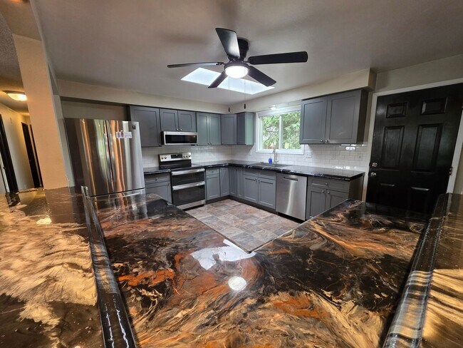 Photo - Beautiful Home in 5 Mile