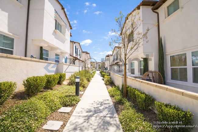 Photo - 27333 Georgetown Dr