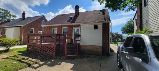 Photo - Single 3 bedroom 1 bath home located in Ma...