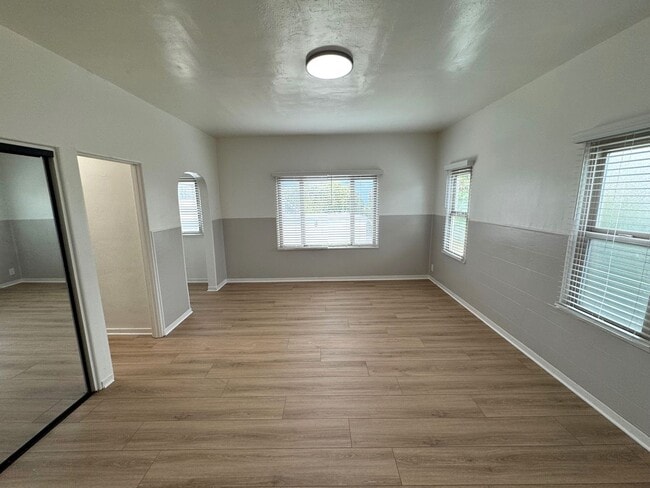 Photo - Remodeled Pierpont Beach Apartment Unit G