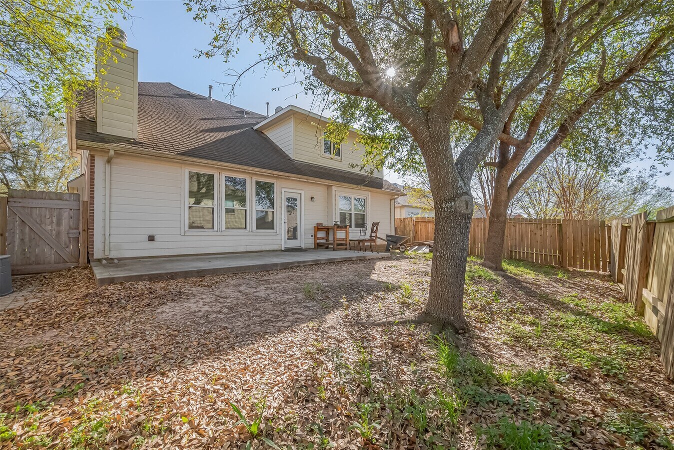 Photo - 2202 Highland Crossing Dr