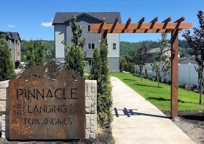 Building Photo - Pinnacle Landing Townhomes - Two Bedroom Townhouse