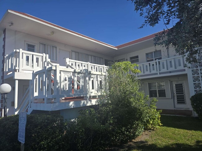 Building Photo - 1320 NW 43 Terrace