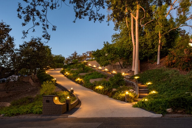 Building Photo - 954 Encino Vista Dr