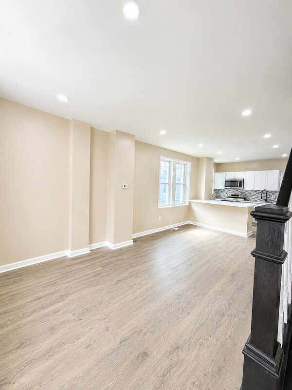 Photo - 5943 Summer St