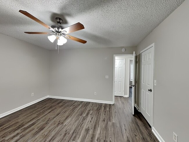 Photo - 424 Ivy Crest Dr