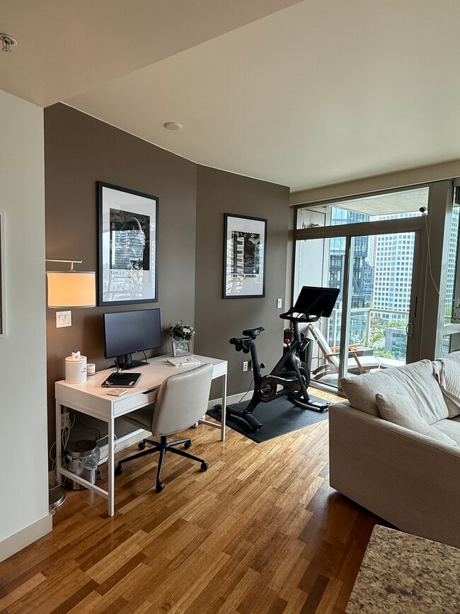 Photo - 10610 NE 9th Pl Unit 1501
