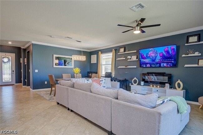 3652 E Hampton Cir