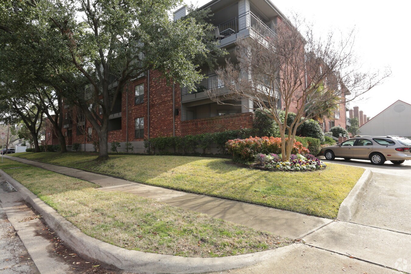 Parke at UP - Parke at UP Apartments