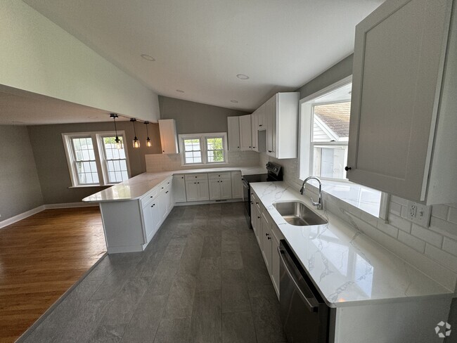 Building Photo - 8 Locust Park Unit 8 Locust Park Rental