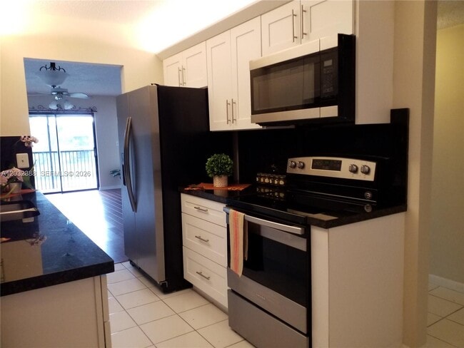 Photo - 9982 Nob Hill Ct Unidad 9982