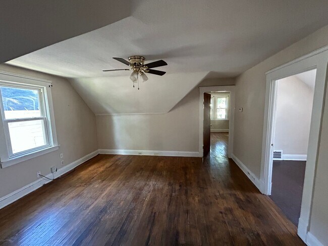 Photo - 3589 W 50th St Unidad 3589 W 50th St UP