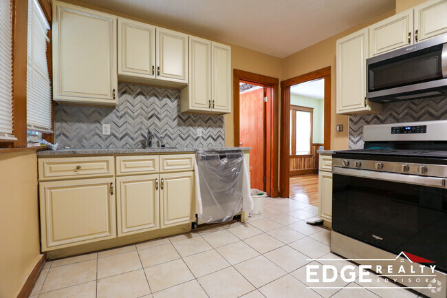 Building Photo - 31 Bostonia Ave Unit 1 Rental