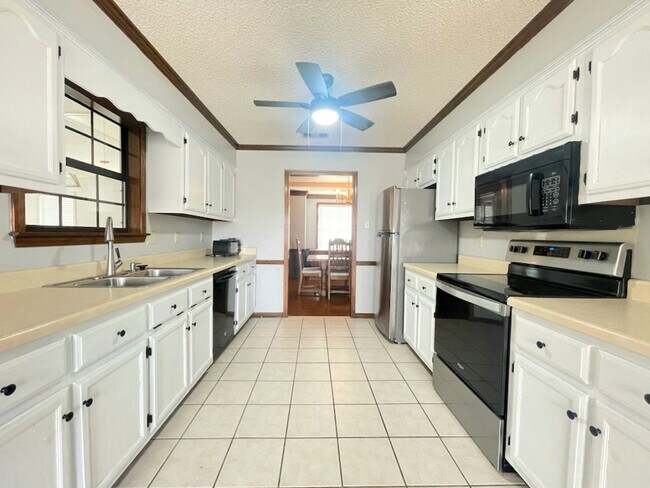 Photo - Country living, right in the center of Olive Branch