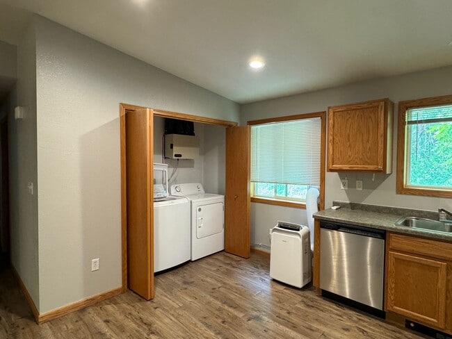 Photo - 407 Glenwood Ave Unit 2