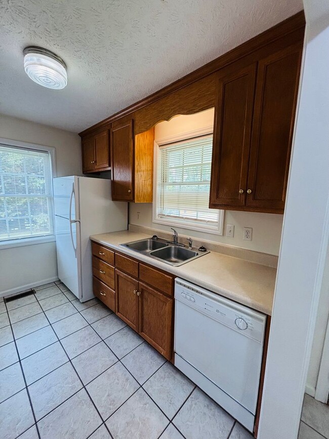 Photo - 206 Reynolds Ave