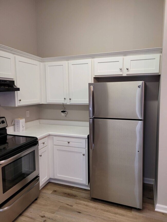 Photo - 3/2.5 in College Park! 1st month's rent FREE with 13-month lease!!