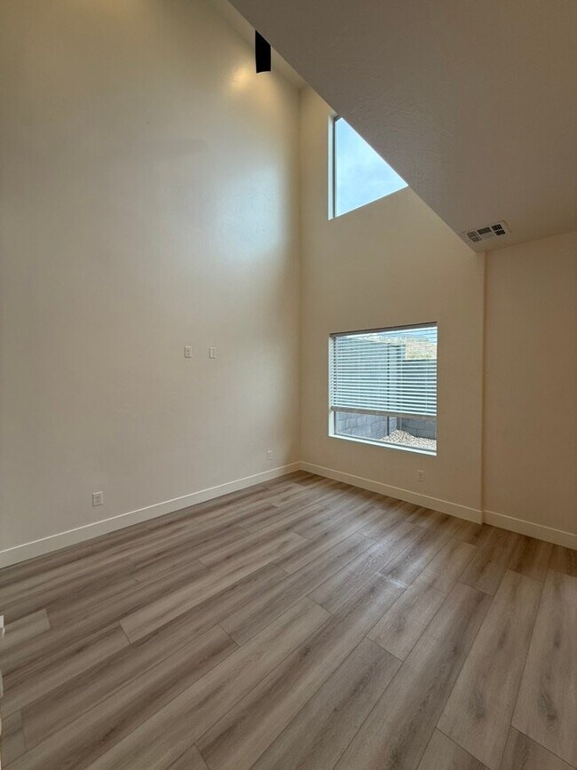 276 S 1930 W