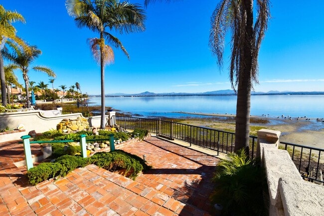 Photo - Townhouse with Bay Views!