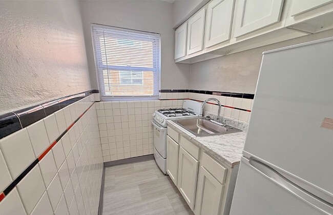 Photo - 948 Ludlow Ave Unit 948-03
