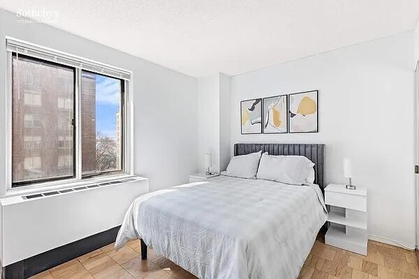 Photo - 280 Rector Pl Unit 5L