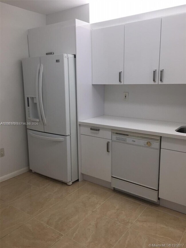 9341 Collins Ave Unit 1006