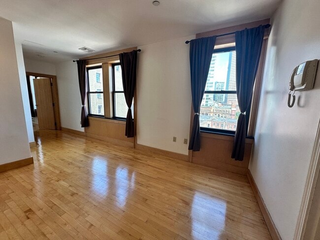 Building Photo - 42 Beach St Unit 9D Rental