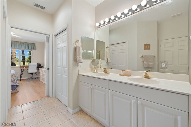 Building Photo - 12607 Fox Ridge Dr Unit 4102