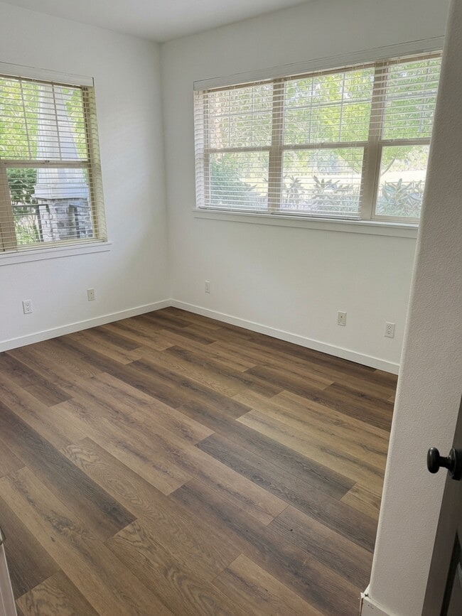 Photo - 774 NE Adwick Dr Unit 774 NE Adwick Dr