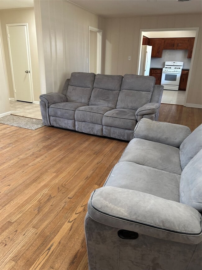 Photo - 3927 Faulkner St