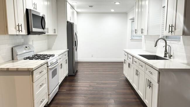 Building Photo - 11126 Hanning Ln