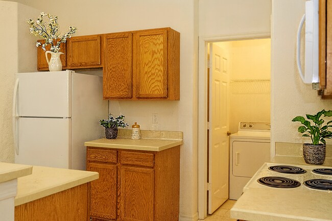 Photo - 4 Bedroom Pool Home Available Now!
