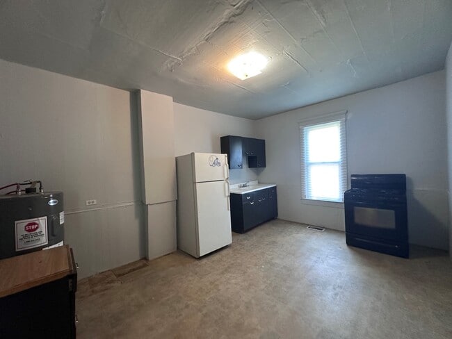 Photo - 215 Cook-