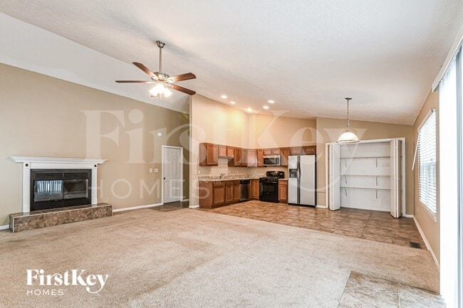 Photo - 7427 Cobblestone W Dr