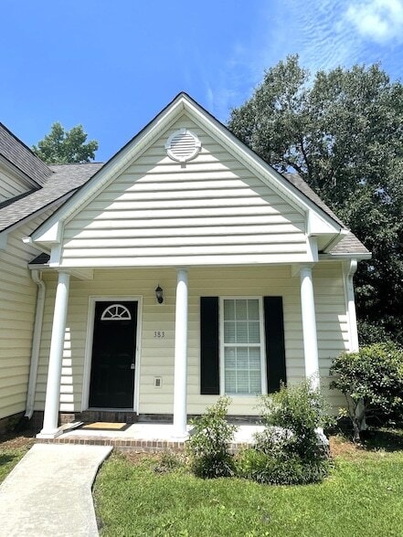 Building Photo - 383 Springview Ln