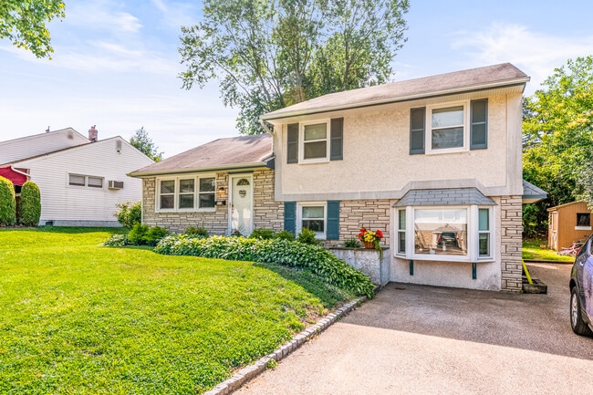 Photo - 313 Williams Rd