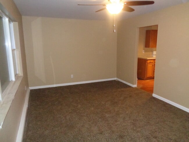 Living Room - 124 Maple St Unit 124