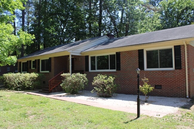 Building Photo - 109 Hillcrest Ln