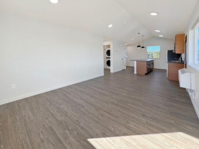 735 Grant St Unit 107