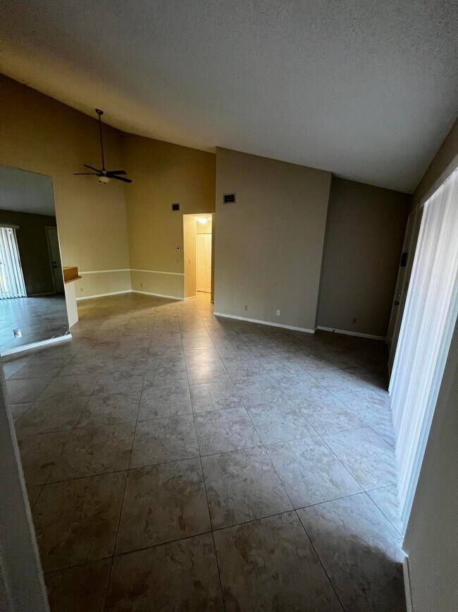 4215 S 57th Ave Unit E
