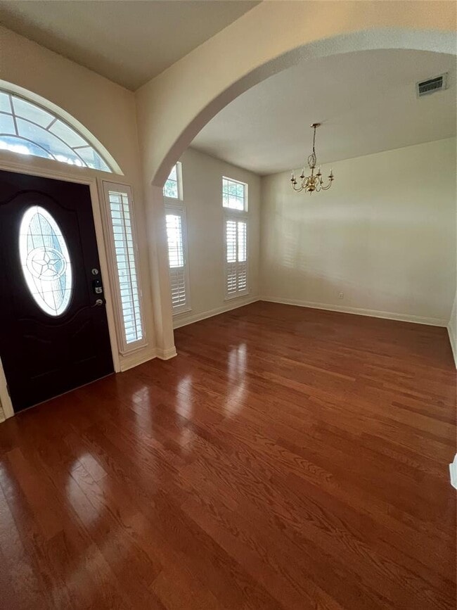 Photo - 6126 Hartson